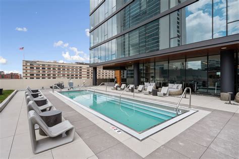 This stunning high-rise in River North offers private rooms in all-inclusive coliving suites and traditional apartments (studio, 1, 2, and 3 bedrooms). . The 808 cleveland managed by common reviews